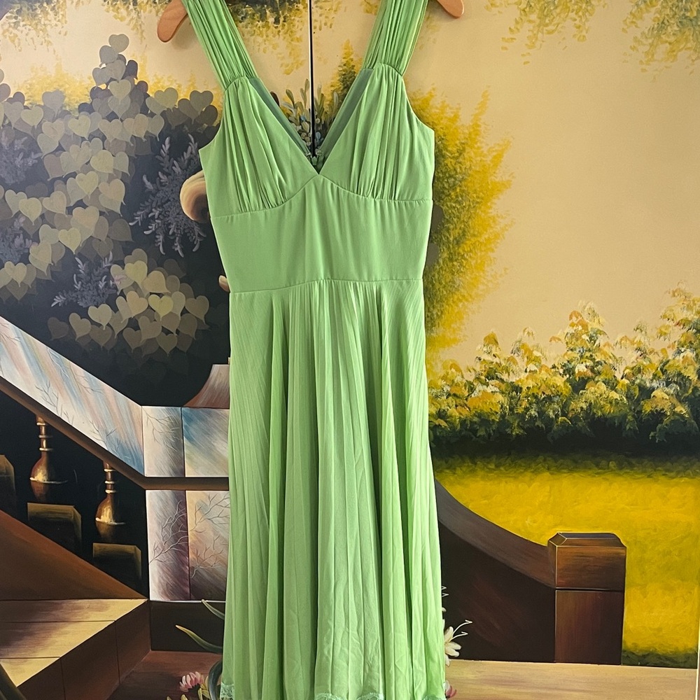 BCBG Paris Vibrant Green Midi Dress